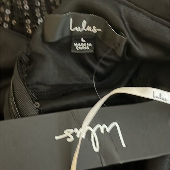 Lulus | Watch me Shine black sequin plunging short romper Women’s size L party - Picture 9 of 10